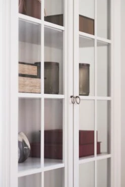 Stockholm 2.0 Vitrinekast 99 X 37 X 201, Whitewash -Meubelwinkel englesson stockholm 20 cabinets 99x37x201 16