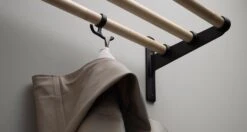 Nostalgi Hat Rack/Shoe Rack, Black Fittings Hoedenrek Zwart Berken -Meubelwinkel essem design nostalgi hat rack shoe rack black fittings 17