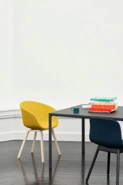 Hay AAC 23 Stoel, Gelakt Eiken Op Waterbasis / Steelcut Trio 446 -Meubelwinkel hay aac 23 stoel gelakt eikenhout op waterbasis 24