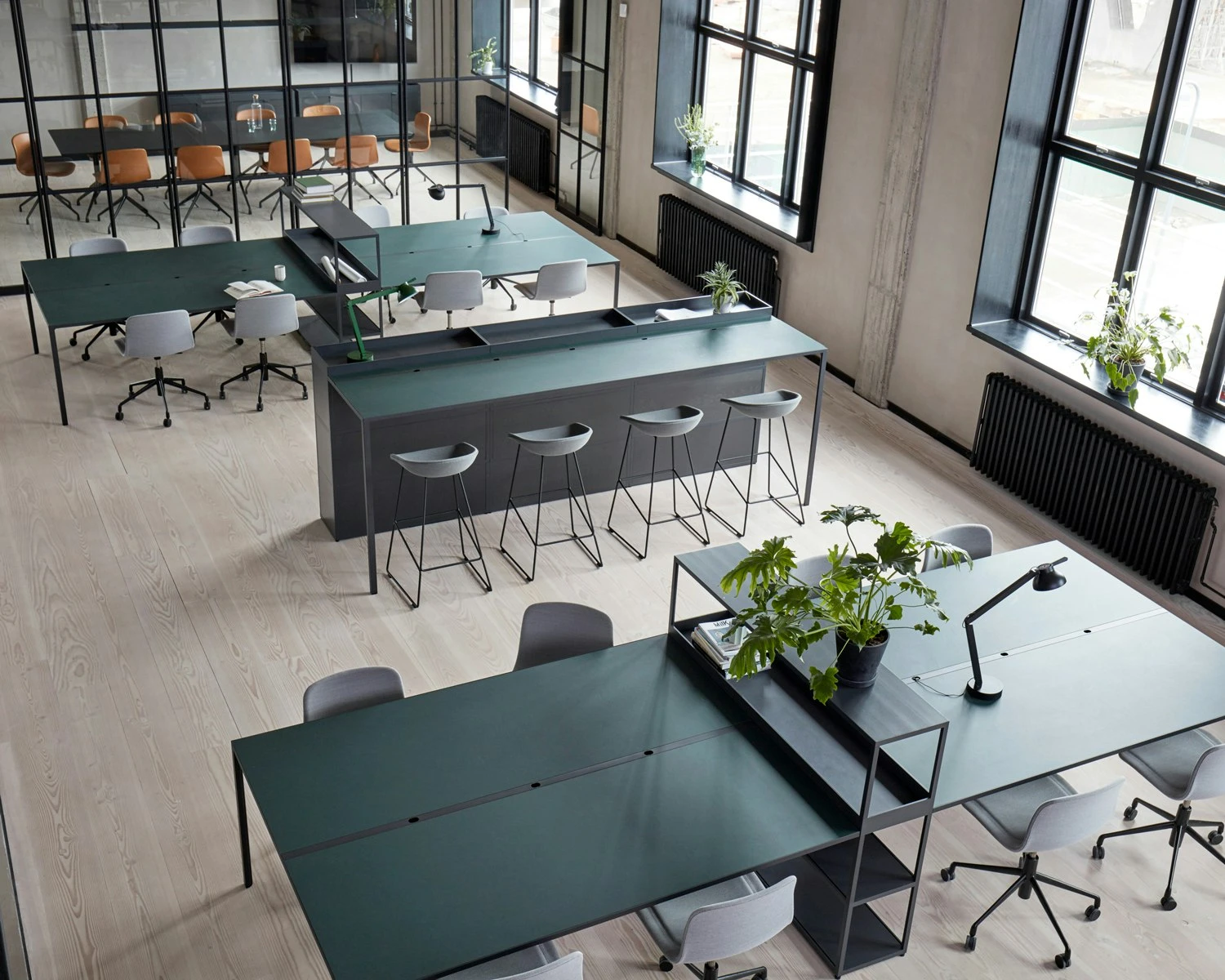 Hay AAS 38 Barkruk Laag, Zwart Frame / Dusty Green 5 Hay AAS 38 Barkruk Laag, Zwart Frame / Dusty Green - Afbeelding 3