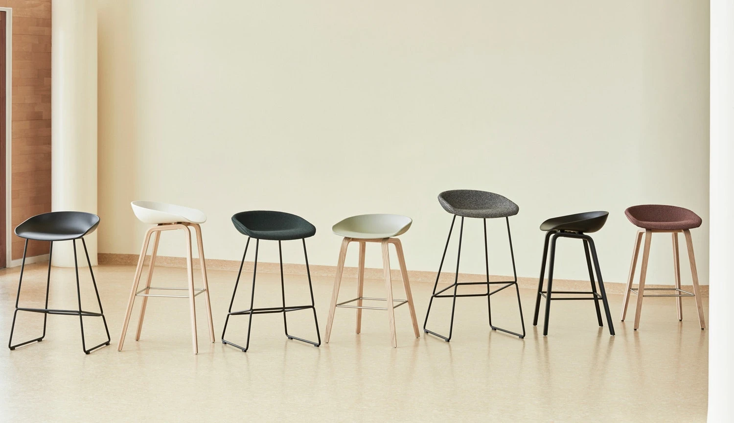 Hay AAS 38 Barkruk Laag, Zwart Frame / Dusty Green 6 Hay AAS 38 Barkruk Laag, Zwart Frame / Dusty Green - Afbeelding 4