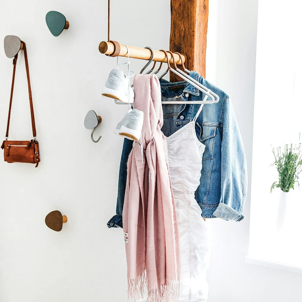 LIND DNA Swing Kledinghanger 50 Cm, Eiken/Natuur Leer 4 LIND DNA Swing Kledinghanger 50 Cm, Eiken/Natuur Leer - Afbeelding 2