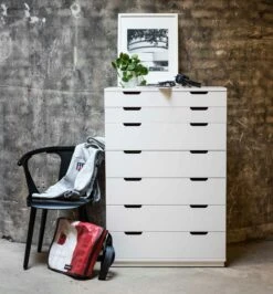 Aoko Ladenkast Met 7 Lades, Wit -Meubelwinkel mavis aoko chest of drawers white lacquer 16