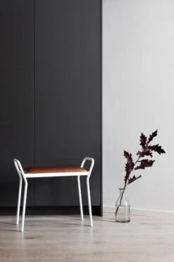 Maze Anyone Stool, White/Vintage Cognac 11 Maze Anyone Stool, White/Vintage Cognac -Meubelwinkel maze anyone stool 31