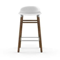 Normann Copenhagen Form Barkruk Walnoot Onderstel, 65 Cm, Wit