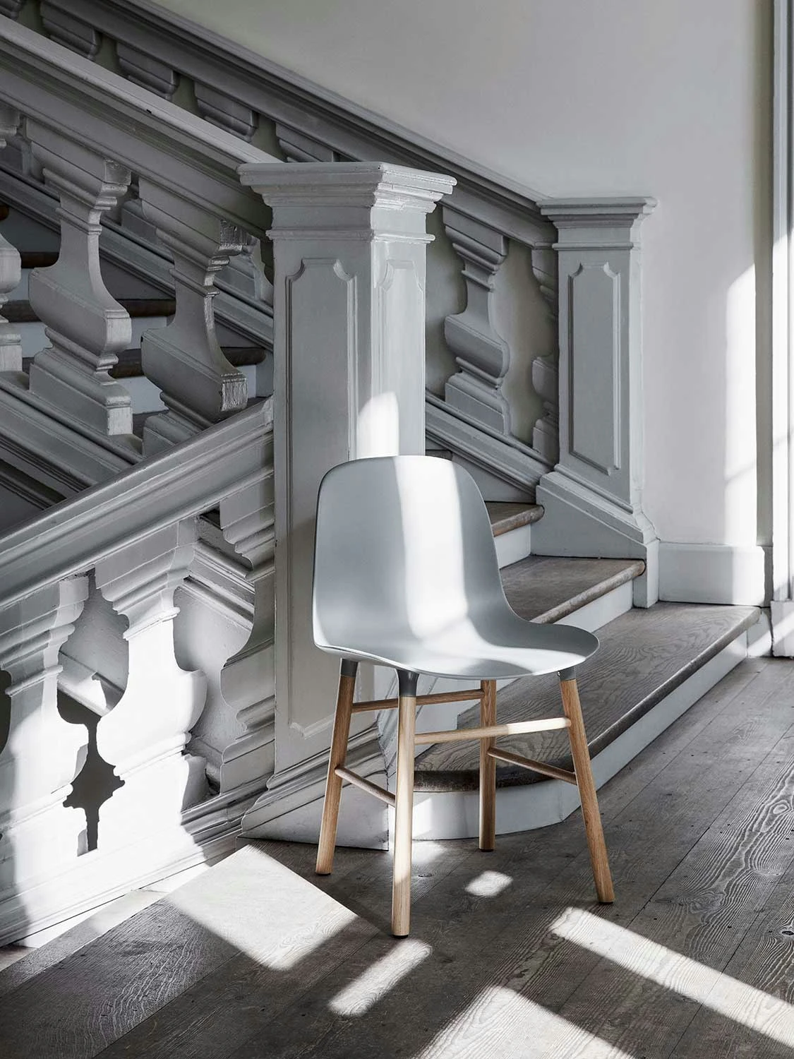 Normann Copenhagen Form Stoel Eiken Frame, Zwart 5 Normann Copenhagen Form Stoel Eiken Frame, Zwart - Afbeelding 3