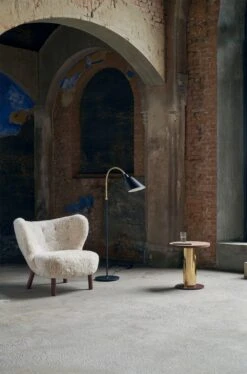 &Tradition Lilla Petra Loungestoel Vb1, Geolied Notenhout / Shapenvacht Moonlight -Meubelwinkel tradition lilla petra loungestoel vb1 geolied walnoot 20